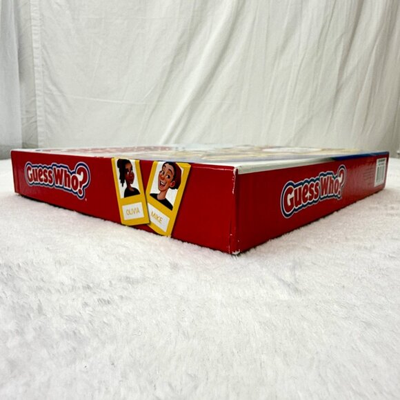 Guess Who Guessing Board Game Hasbro 2018 100% Complete - Picture 10 of 11